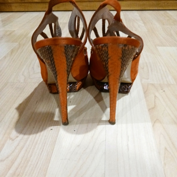 Shoes - Picture 3 of 4